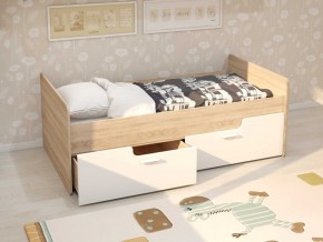 Кровать Умка дуб сонома с белыми ящиками в Арамиле - aramil.magazinmebel.ru | фото